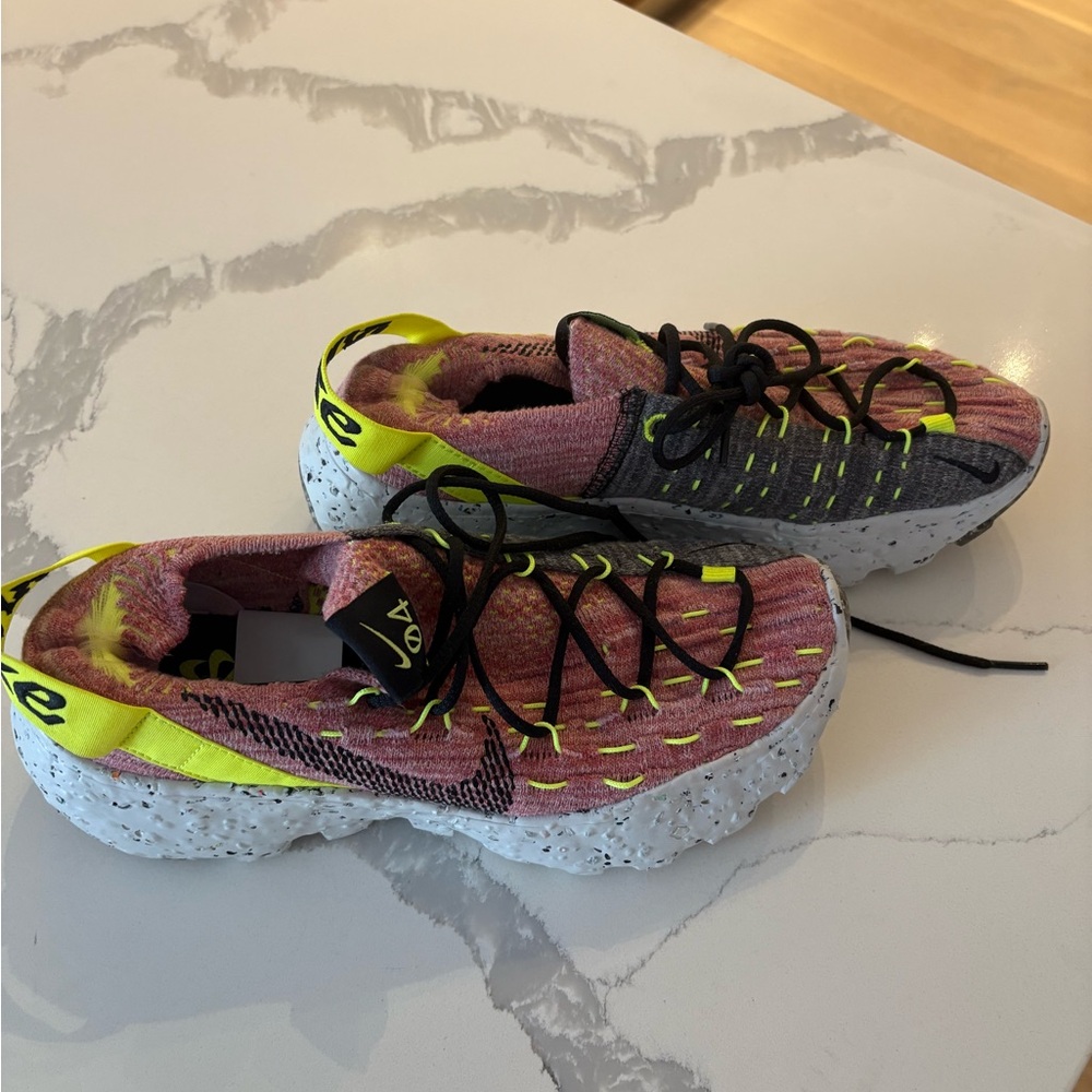 Nike Space Hippie Sneaker 04